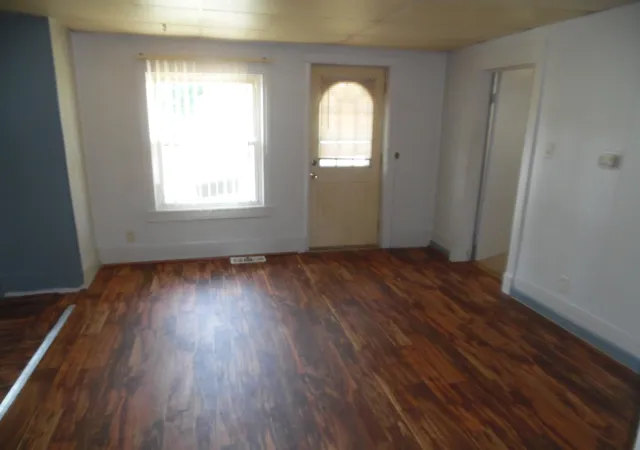 Photo 2 of Single family home for sale at 441 Adams St, Jackson, MI 49202 | MLS# 55026035163 | Listing updated on 2026-08-28