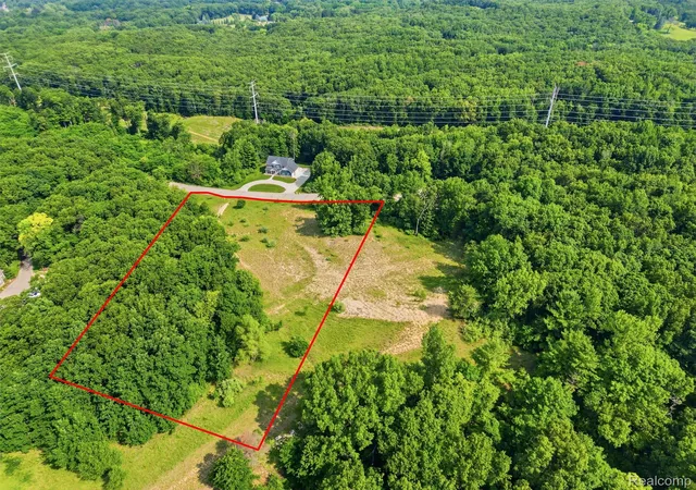 Land for sale at 20 Grand Summit Dr, Fenton, MI 48430 | MLS# 20261052907