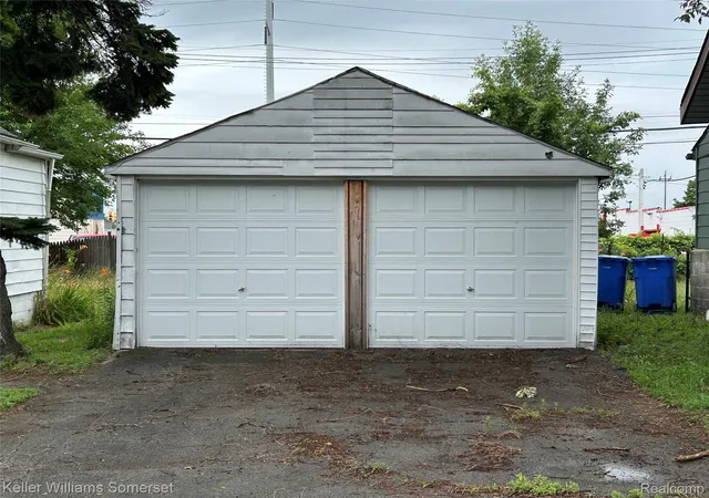 Photo 3 of Single family home for sale at 11376 Rivard Ave, Warren, MI 48089 | MLS# 20261052908 | Listing updated on 2026-09-22