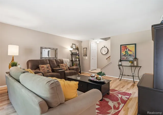 5th image of 3404 Gingell Dr, Lake Orion, MI 48359 | MLS# 20261052909