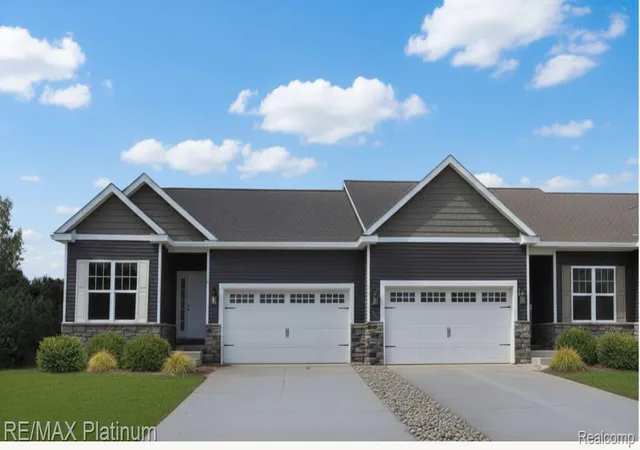 Listing Photo 1 - Condo for sale in building located at 873 Oakwood Cir, Fenton, MI 48430 - Unit #28