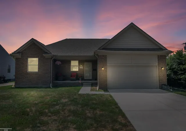 Photo 1 of Sale Pending at 22818 Maxine St, Saint Clair Shores, MI 48080 | MLS# 58050214390 | Listing updated on 2026-07-21
