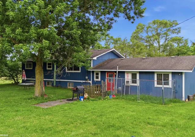 5th image of 3111 Howland Rd, Almont, MI 48003 | MLS# 58050214392