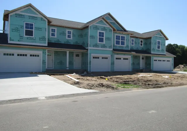 2nd image of 6136 Burgess Dr #6, Spring Lake, MI 49456 | MLS# 65026035168