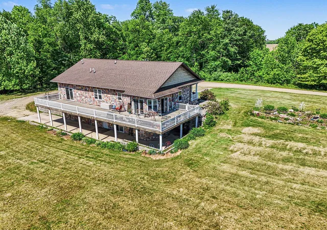 3rd image of 16470 E Ts Ave, Fulton, MI 49052 | MLS# 66026035175