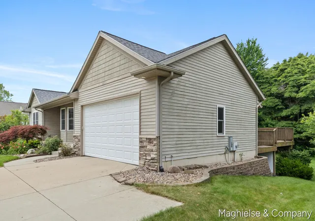 3rd image of 8665 Shore Way Dr Sw, Byron Center, MI 49315 | MLS# 65026035184
