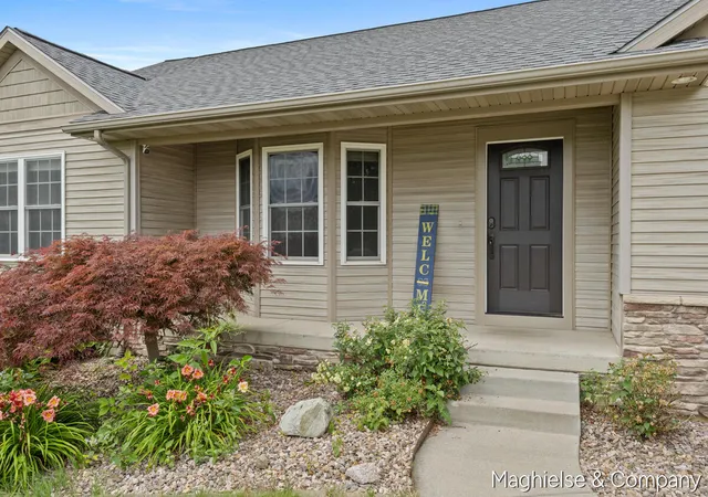 4th image of 8665 Shore Way Dr Sw, Byron Center, MI 49315 | MLS# 65026035184