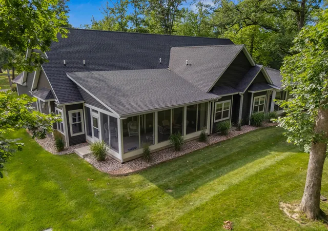 Photo 3 of Condo for sale at 1222 Lochaven Cir, Hillsdale, MI 49242 | MLS# 53026035189 | Listing updated on 2026-09-02