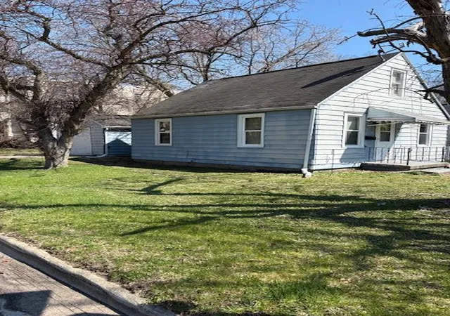 Photo 3 of Single family home for sale at 226 Dunlap St, Lansing, MI 48910 | MLS# 65026035178 | Listing updated on 2026-09-09