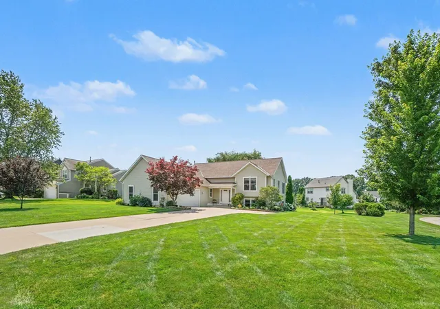 2nd image of 1433 Hillridge Wy, Zeeland, MI 49464 | MLS# 71026035190