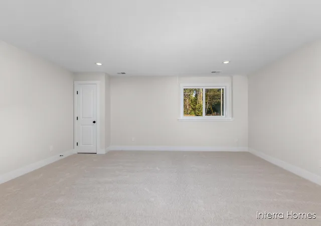 2nd image of 6138 Burgess Dr, Spring Lake, MI 49456