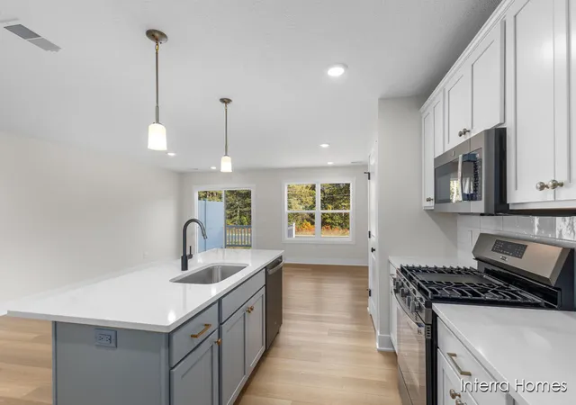 5th image of 6138 Burgess Dr #5, Spring Lake, MI 49456 | MLS# 65026035185