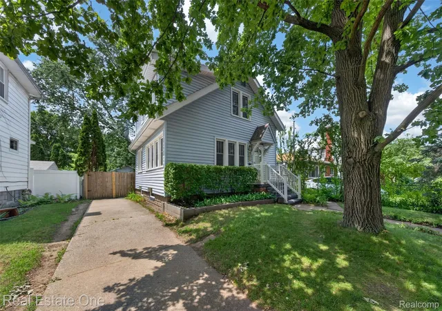Photo 1 of Sale Pending at 1214 Longfellow Ave, Royal Oak, MI 48067 | MLS# 20261052944 | Listing updated on 2026-07-30