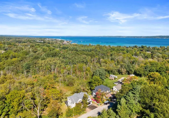Photo 80 of Single family home for sale at 1424 Randolph St, Traverse City, MI 49684 | MLS# 78080070901 | Listing updated on 2026-10-09