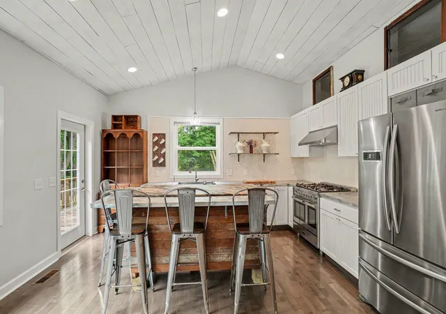 Photo 3 of Single family home for sale at 1130 S Shore Dr, Holland, MI 49423 | MLS# 71026035211 | Listing updated on 2026-07-30