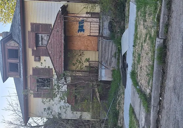 Photo 2 of Single family home for sale at 352 Highland St, Highland Park, MI 48203 | MLS# 20261052950 | Listing updated on 2026-07-16