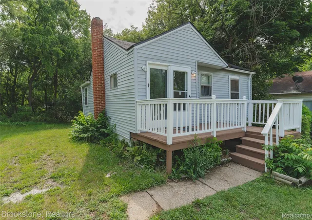 Photo 1 of Single family home for sale at 62 Court St, Pontiac, MI 48342 | MLS# 20261052957 | Listing updated on 2026-07-15