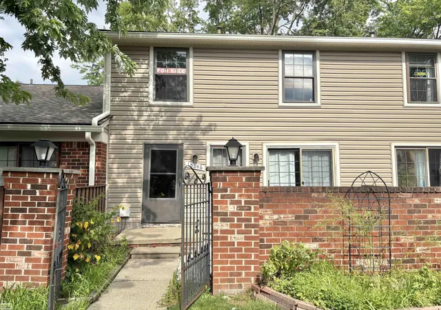 Listing Photo 1 - Condo for sale in building located at 15346 Renshaw Dr, Clinton Township, MI 48038