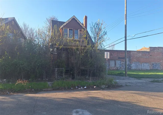 Photo 3 of Single family home for sale at 14 North St, Highland Park, MI 48203 | MLS# 20261052974 | Listing updated on 2026-07-16