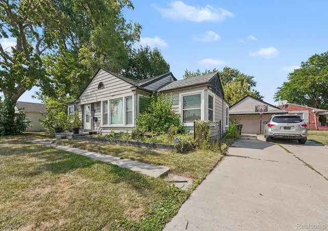 Photo 2 of Single family home for sale at 18553 E 10 Mile Rd, Roseville, MI 48066 | MLS# 20261052979 | Listing updated on 2026-07-28