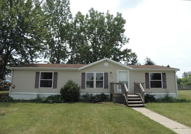 2nd image of 5232 E Broadway Rd, Mount Pleasant, MI 48858 | MLS# 79080070908
