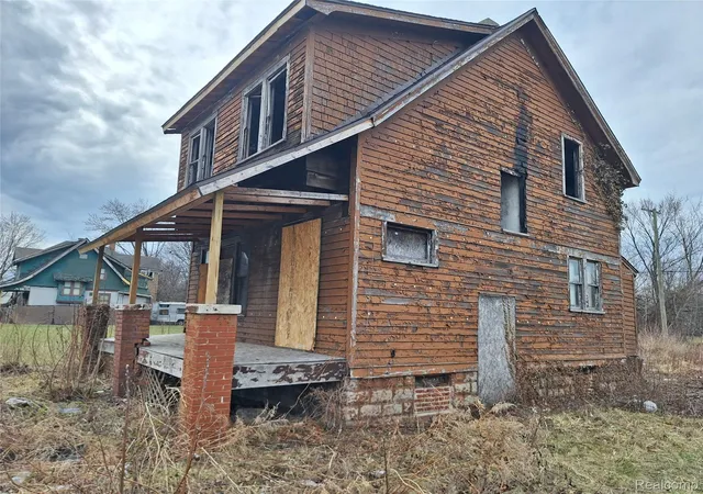 Photo 3 of Single family home for sale at 308 Cortland St, Highland Park, MI 48203 | MLS# 20261052984 | Listing updated on 2026-07-16