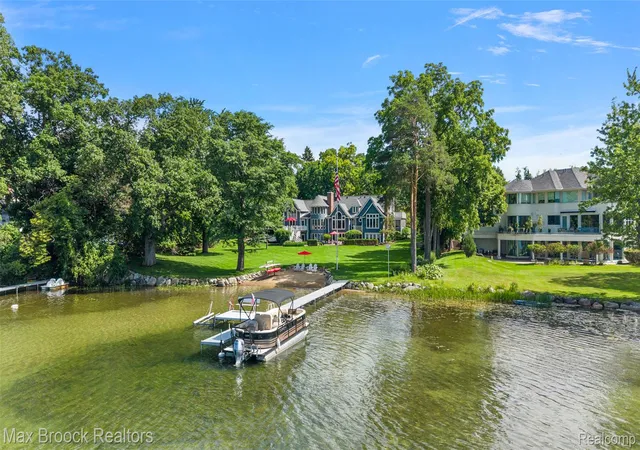 Photo 1 of Mansion for sale at 4875 Old Orchard Trl, Orchard Lake, MI 48324 | MLS# 20261053001 | Listing updated on 2026-07-31