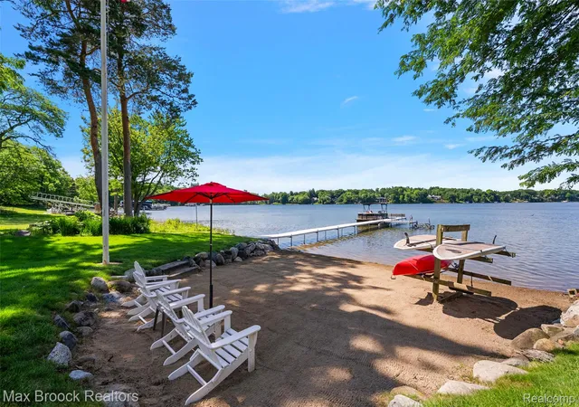 Photo 3 of Mansion for sale at 4875 Old Orchard Trl, Orchard Lake, MI 48324 | MLS# 20261053001 | Listing updated on 2026-09-16