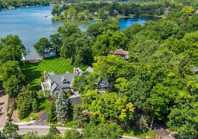 Photo 45 of Mansion for sale at 4875 Old Orchard Trl, Orchard Lake, MI 48324 | MLS# 20261053001 | Listing updated on 2026-07-31