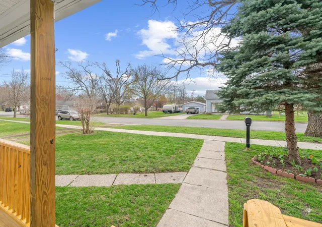 Photo 4 of Single family home for sale at 244 Cass St, Dundee, MI 48131 | MLS# 81026035241 | Listing updated on 2026-08-04