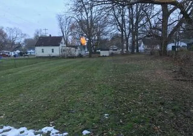 Photo 3 of Single family home for sale at 511 W Berry Ave, Lansing, MI 48910 | MLS# 65026035248 | Listing updated on 2026-09-09