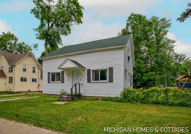 1st image of 752 Jordan Lake Ave, Lake Odessa, MI 48849 | MLS# 71026035256
