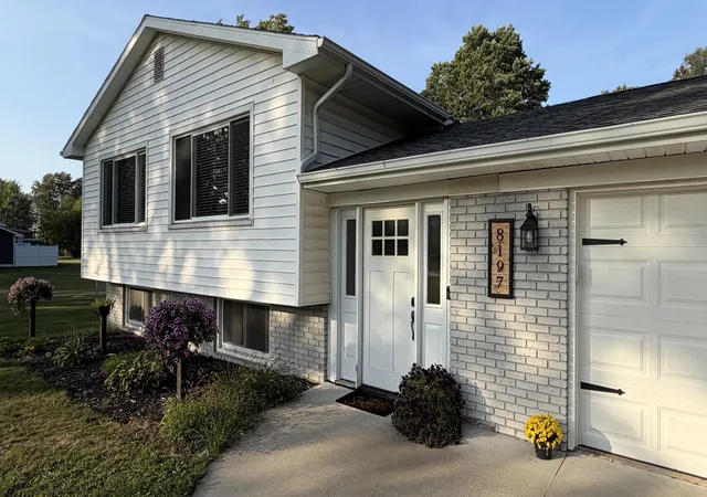 Photo 1 of Single family home for sale at 8197 S Federal Rd, Shepherd, MI 48883 | MLS# 79080070915 | Listing updated on 2026-09-01