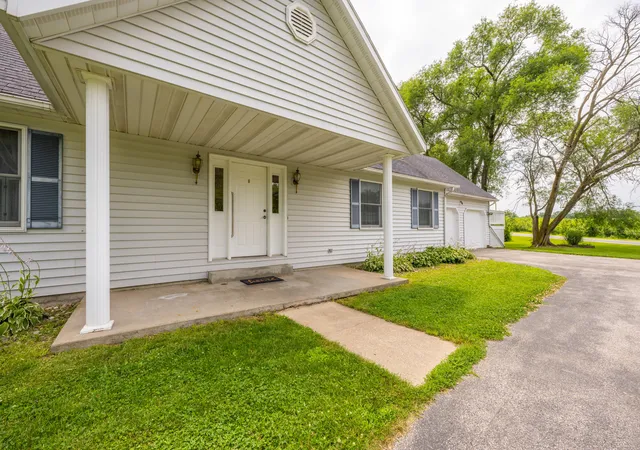 3rd image of 8535 Eau Claire Rd, Berrien Center, MI 49102 | MLS# 69026035258