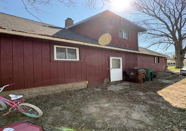 Photo 2 of Single family home for sale at 204 W Berry Ave, Lansing, MI 48910 | MLS# 65026035262 | Listing updated on 2026-09-09