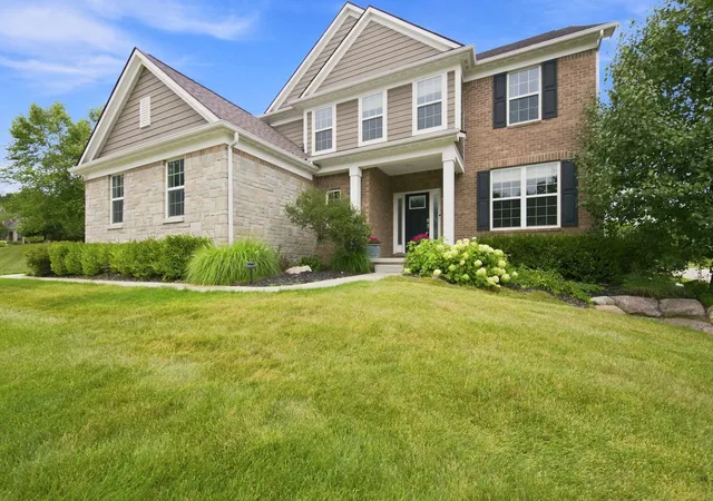 Photo 1 of Single family home for sale at 5887 Strawberry Cir, Commerce Township, MI 48382 | MLS# 81026035261 | Listing updated on 2026-08-28