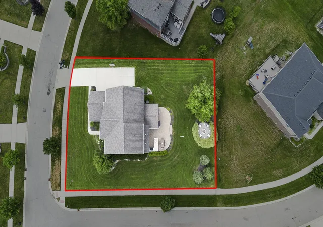 Photo 5 of Single family home for sale at 5887 Strawberry Cir, Commerce Township, MI 48382 | MLS# 81026035261 | Listing updated on 2026-08-28