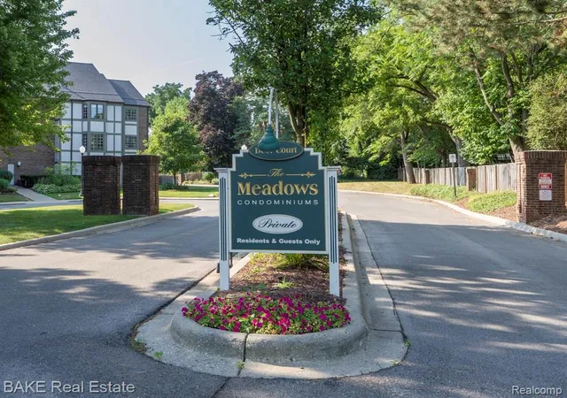 Listing Photo 2 - Condo for sale in building located at 811 Deer Ct, Plymouth, MI 48170