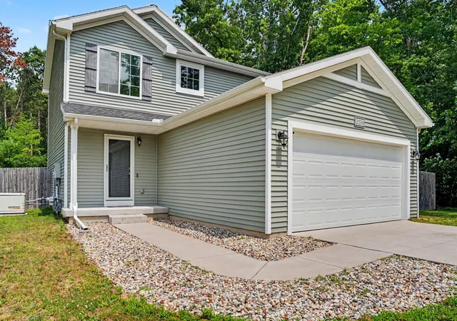 3rd image of 31550 Pine Ridge Cir, Antwerp Township Van Buren, MI 49065 | MLS# 66026035276