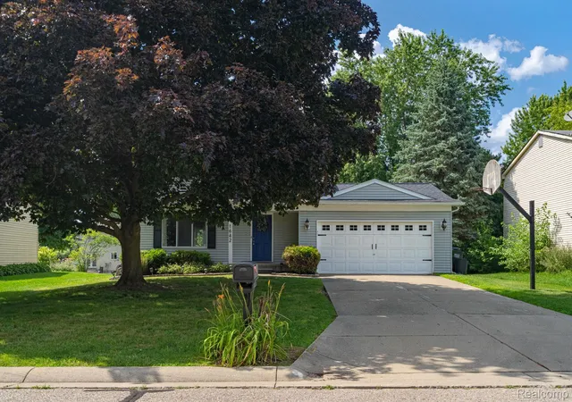 Photo 2 of Single family home for sale at 1642 Dancer Dr, Rochester Hills, MI 48307 | MLS# 20261053047 | Listing updated on 2026-09-03