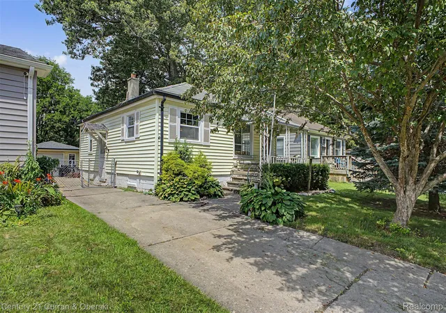 Photo 1 of Sale Pending at 15979 Norborne, Redford, MI 48239 | MLS# 20261053050 | Listing updated on 2026-09-15