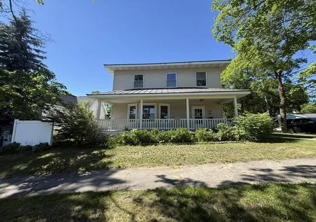 28th image of 319 E Nelson St, Cadillac, MI 49601 | MLS# 78080070919