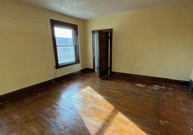 Photo 4 of Single family home for sale at 319 E Nelson St, Cadillac, MI 49601 | MLS# 78080070919 | Listing updated on 2026-08-28