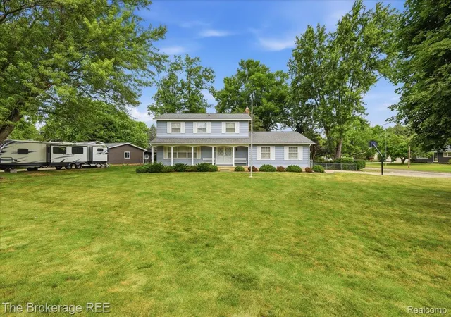 Photo 3 of Single family home for sale at 4375 Esta Dr, Flint, MI 48506 | MLS# 20261053053 | Listing updated on 2026-08-23
