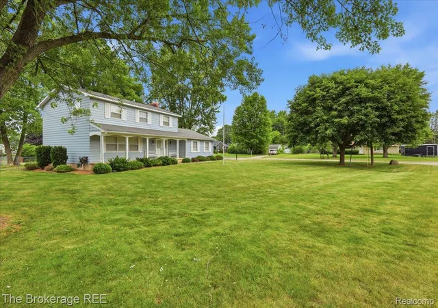 Photo 4 of Single family home for sale at 4375 Esta Dr, Flint, MI 48506 | MLS# 20261053053 | Listing updated on 2026-10-05