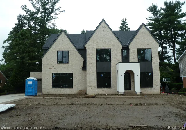 Photo 2 of Mansion for sale at 1570 Northlawn Blvd, Birmingham, MI 48009 | MLS# 20261053052 | Listing updated on 2026-07-30