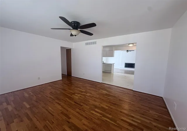 5th image of 830 Sheffield Dr, Madison Heights, MI 48071 | MLS# 20261053057