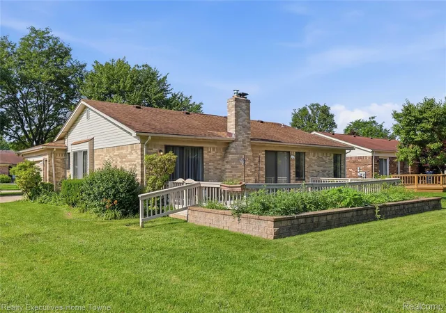 Photo 4 of Single family home for sale at 5281 Shruboak Dr, Sterling Heights, MI 48310 | MLS# 20261053054 | Listing updated on 2026-09-05