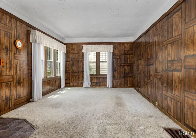 Photo 3 of Single family home for sale at 1545 4th Street NW, Grand Rapids, MI 49504 | MLS# 65026035286 | Listing updated on 2026-10-07