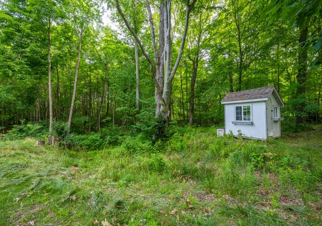 45th image of 412 63rd St, South Haven, MI 49090 | MLS# 69026035293
